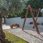 3 Bedroom In Plovanija
