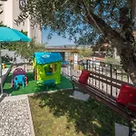 Nyaraló 3 Bedroom In Plovanija