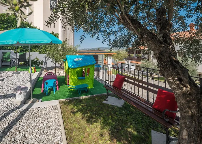 Casa vacanze 3 Bedroom In Plovanija Plovanija