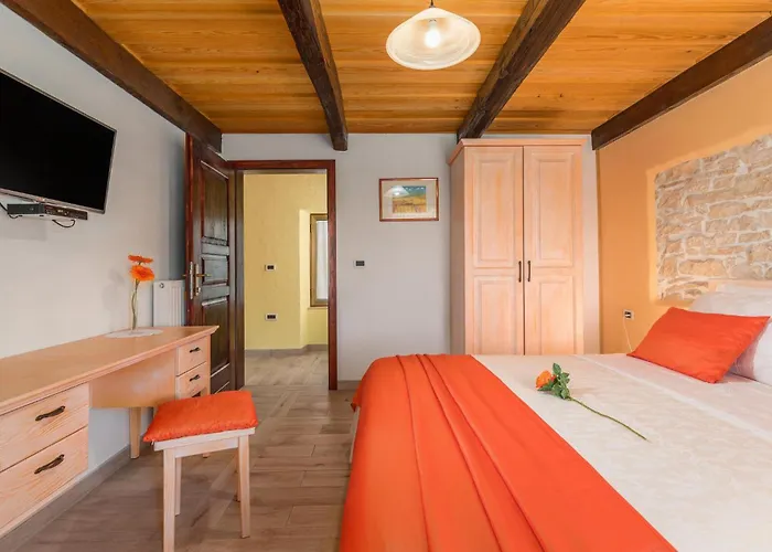 Casa vacanze 3 Bedroom In Plovanija