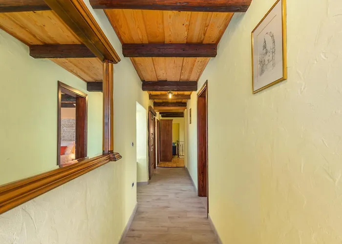 3 Bedroom In Plovanija *