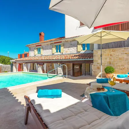 Holiday home Awesome In With Wifi Plovanija